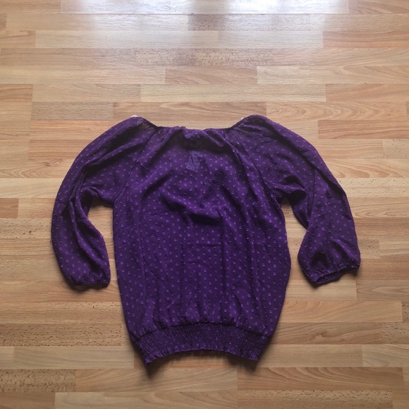 Off the shoulder sheet top - Picture 2 of 4